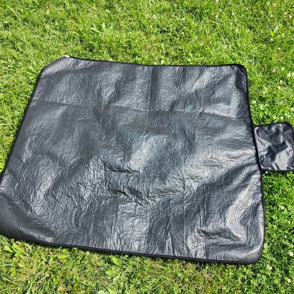 MOOSEHEAD LAGER PICNIC BLANKET ROLLUP Fold AWAY Outdoor Blanket Moosehead Beer - Picture 5 of 7